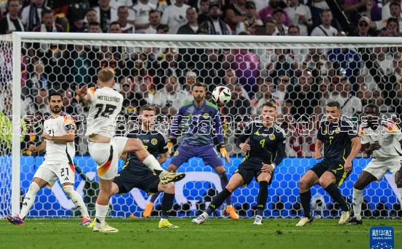 光影激荡：运动赛事海报的艺术创作与表达